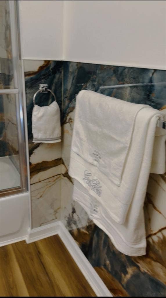 One bedrooms available, long term