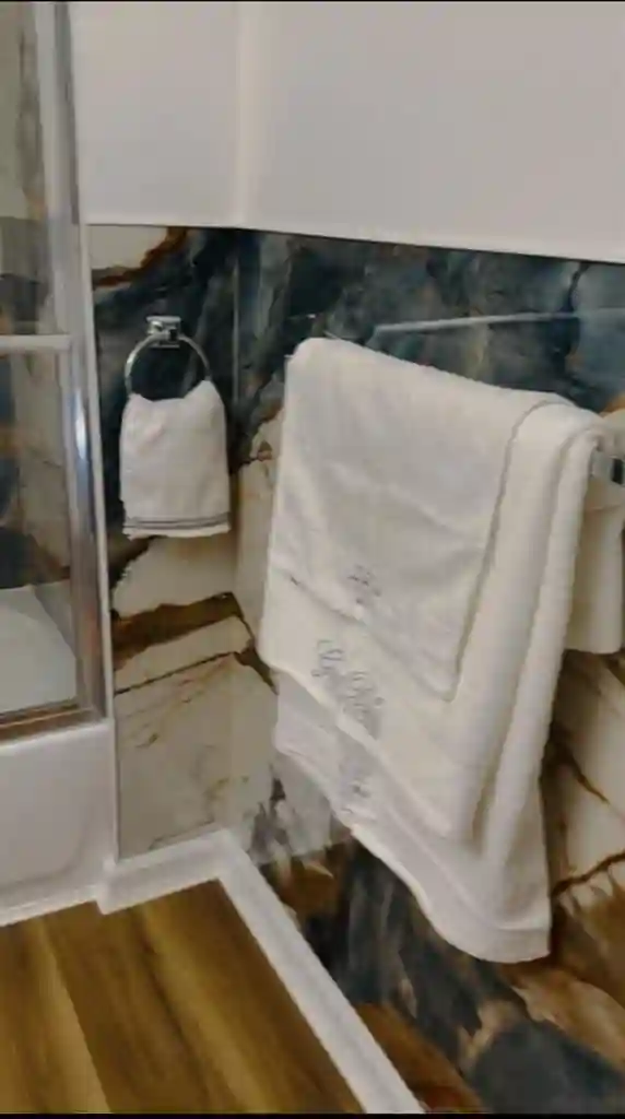 One bedrooms available, long term