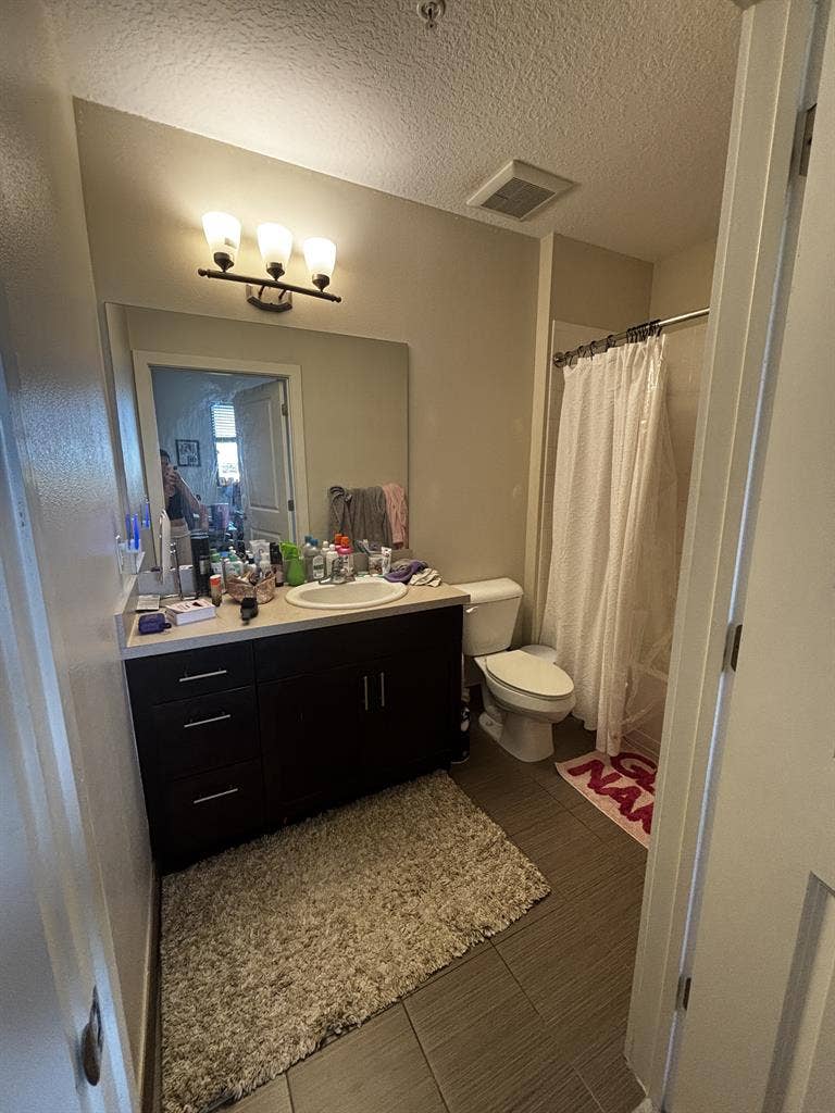 sublease from June 1st to July 27th
