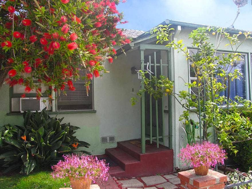 SUBLET - Bungalow Jun 1-Nov1 or Jan