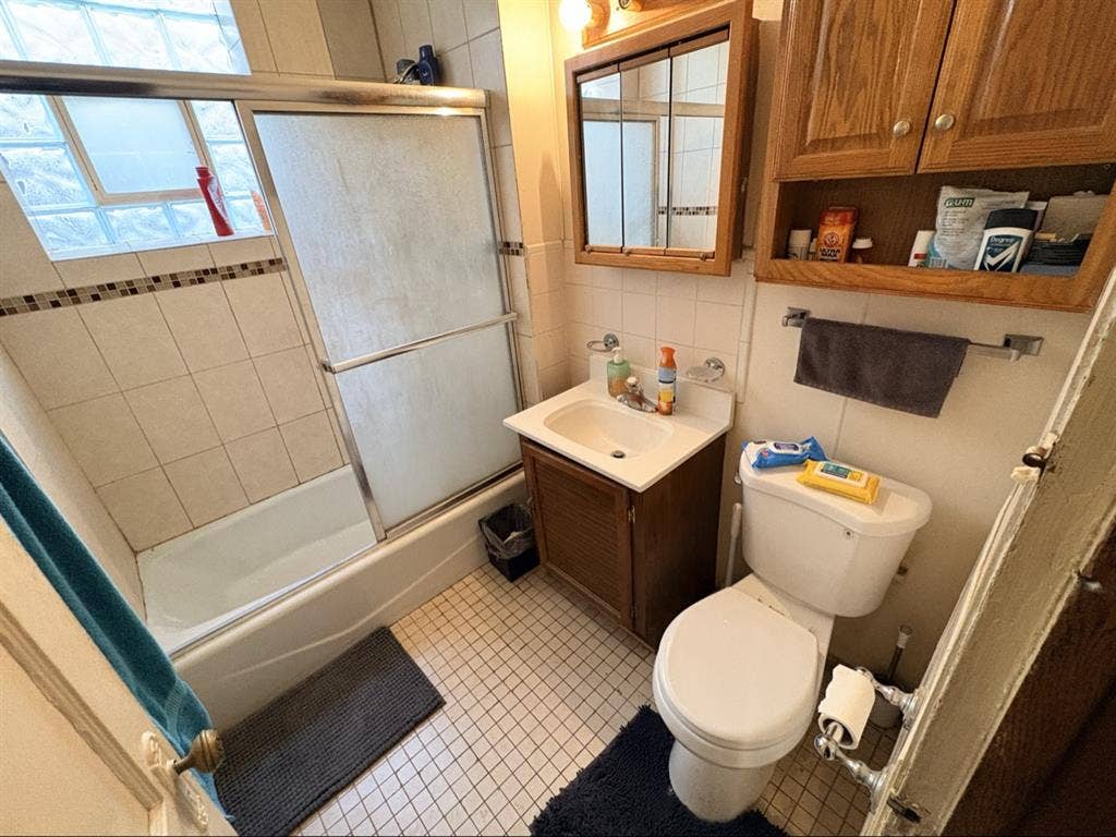 Room for rent in Avondalee