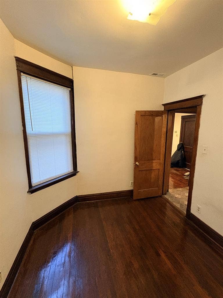 Room for rent in Avondalee
