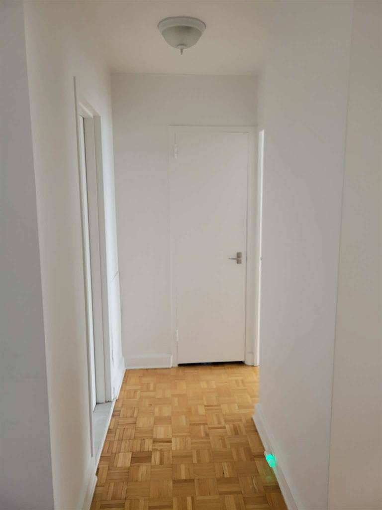 Spacious 2-bed 2-bath near McGill