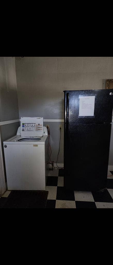 Rooming House available 6-1-2026