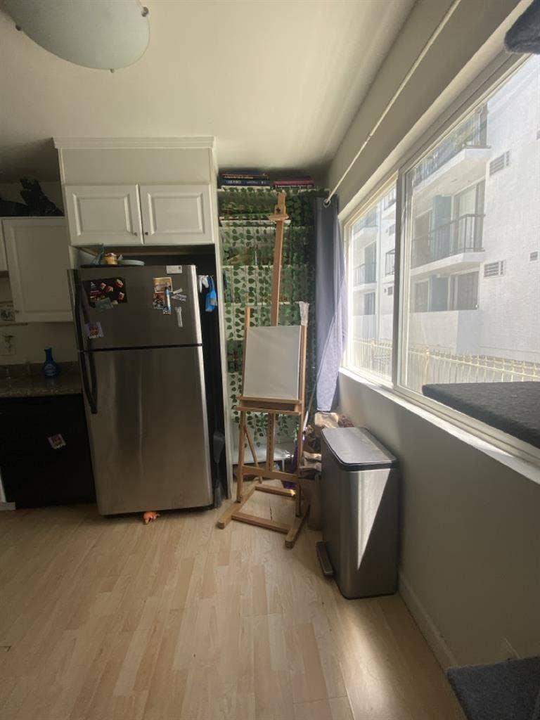 Room available immediately in HW