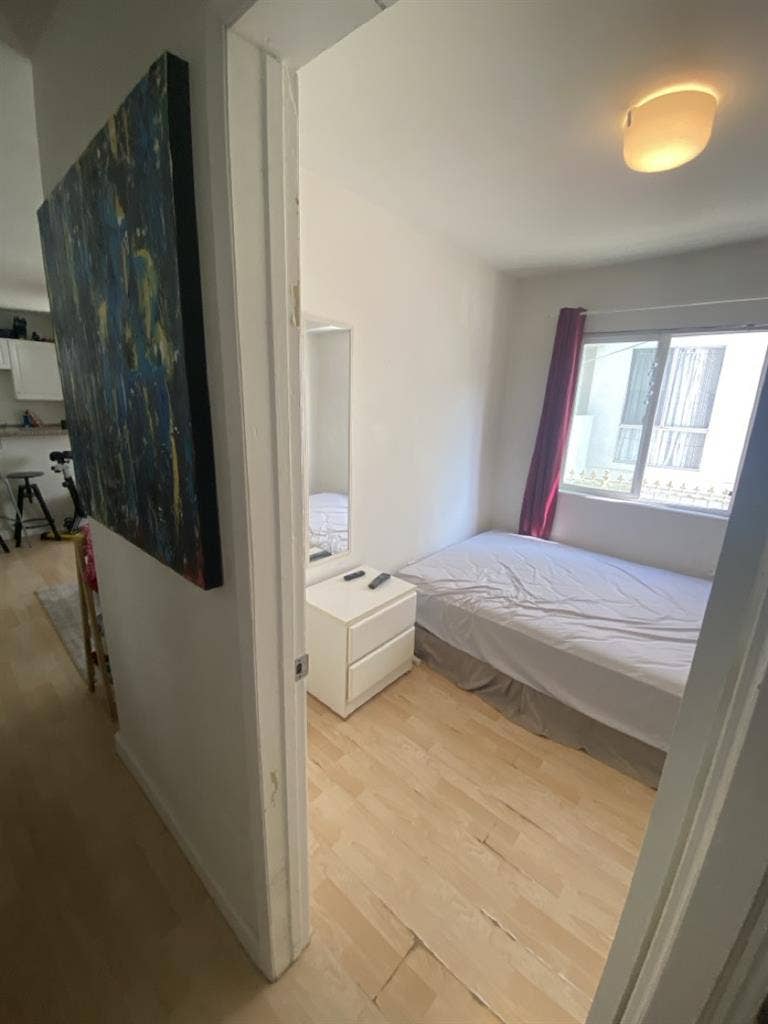 Room available immediately in HW