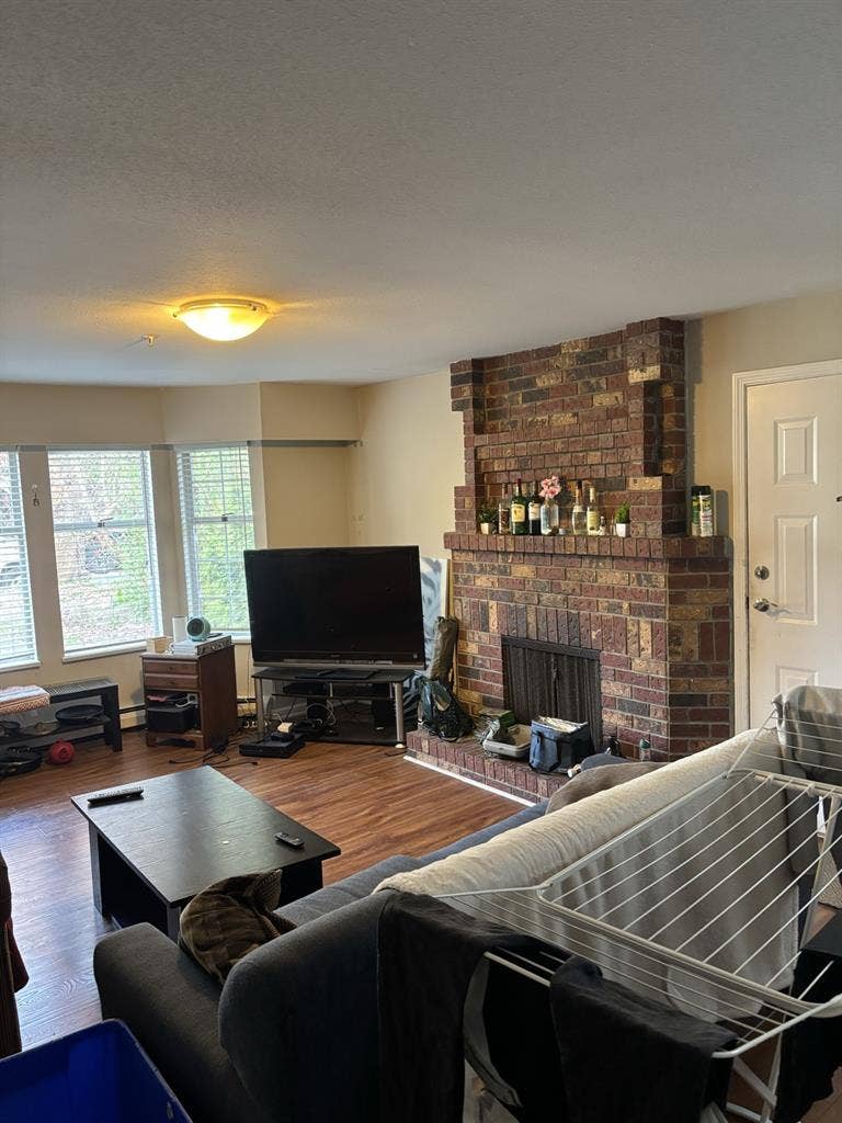 Room Available - May 31st