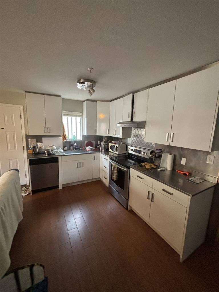 Room Available - May 31st