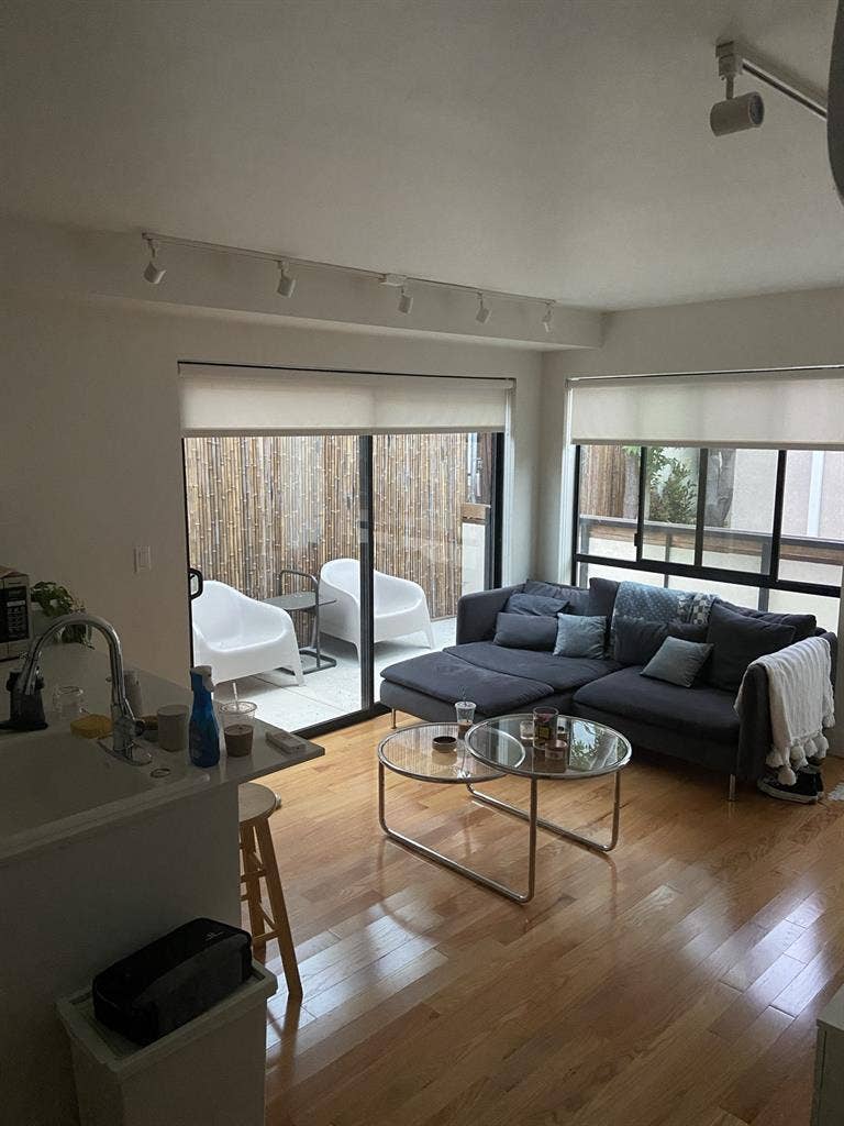 Looking for female roommate