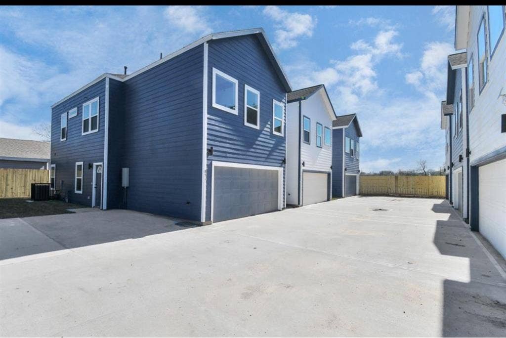 Room available in a new home