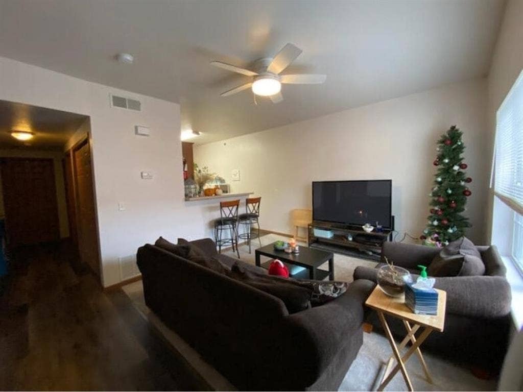 Looking for roommate in Manhattan