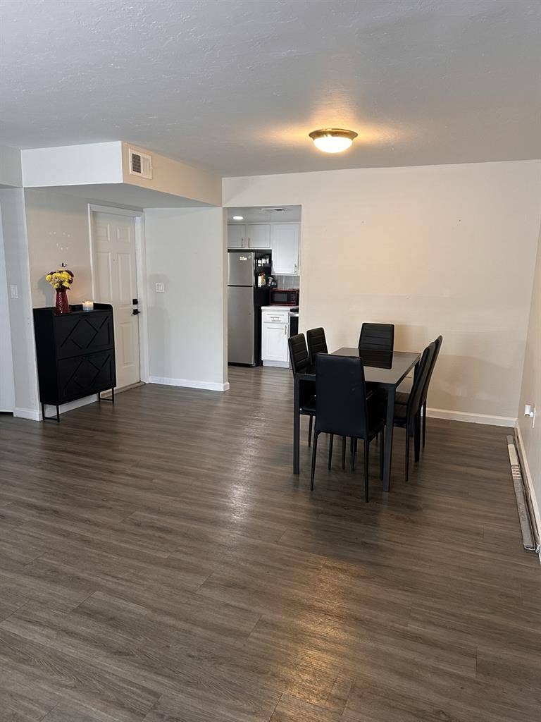 Looking for a roommate!!!