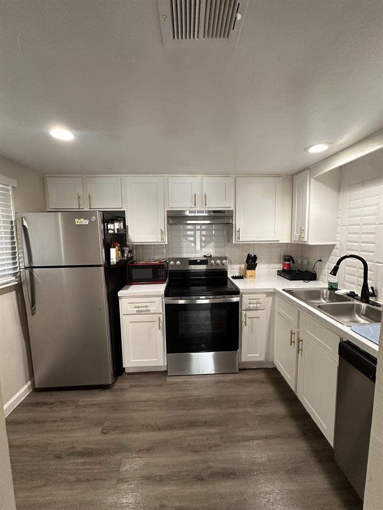 Looking for a roommate!!!
