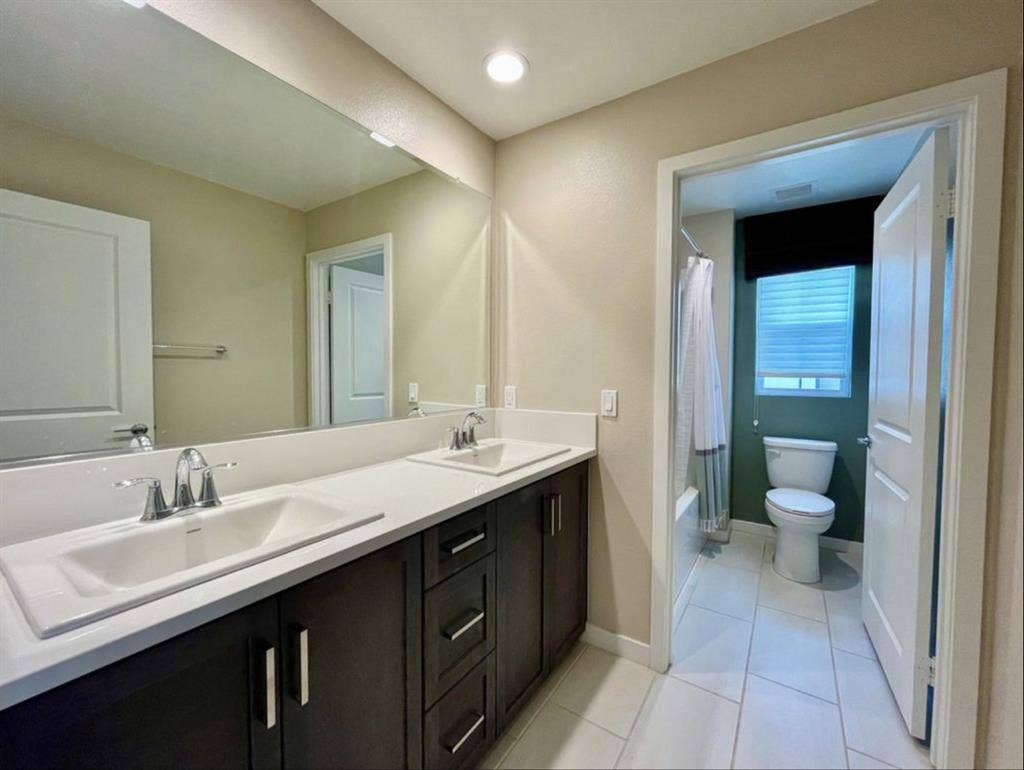 Room available for rent