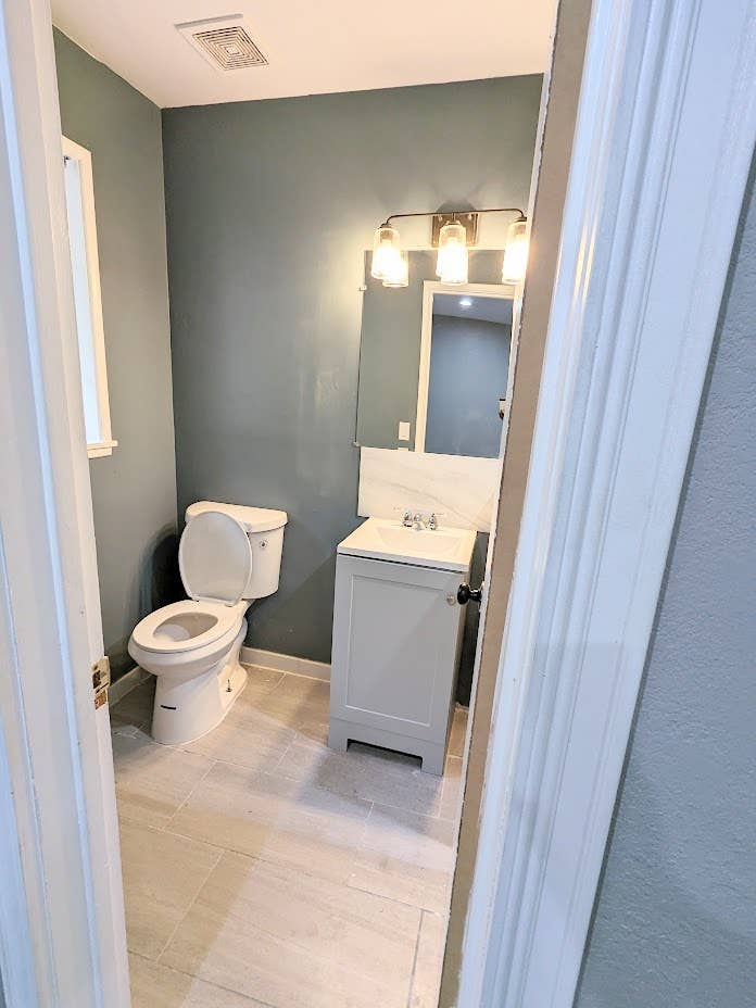 Nice Room with Private Bathroom
