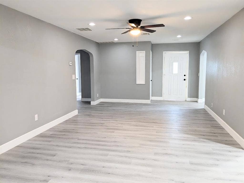 Nice Room Centrally located