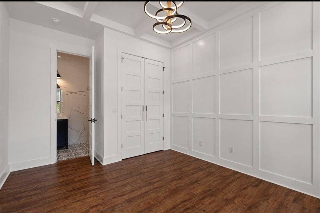 Need 3 female roomates
