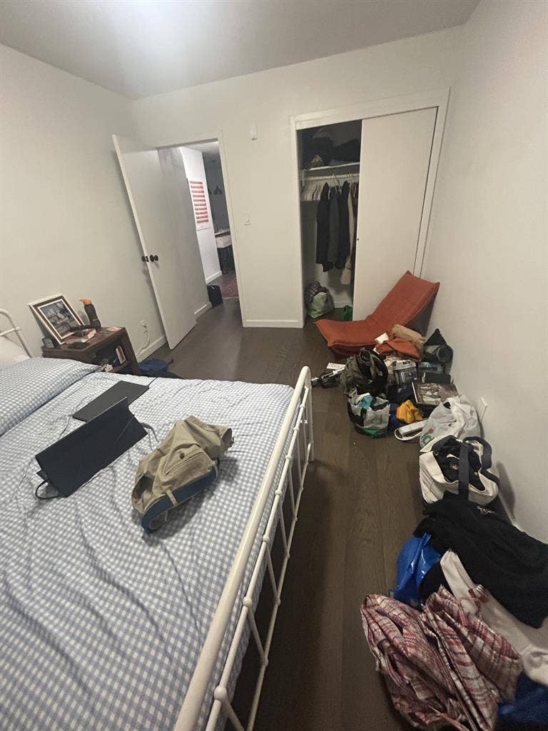 Sublet/Rent East Elmhurstt