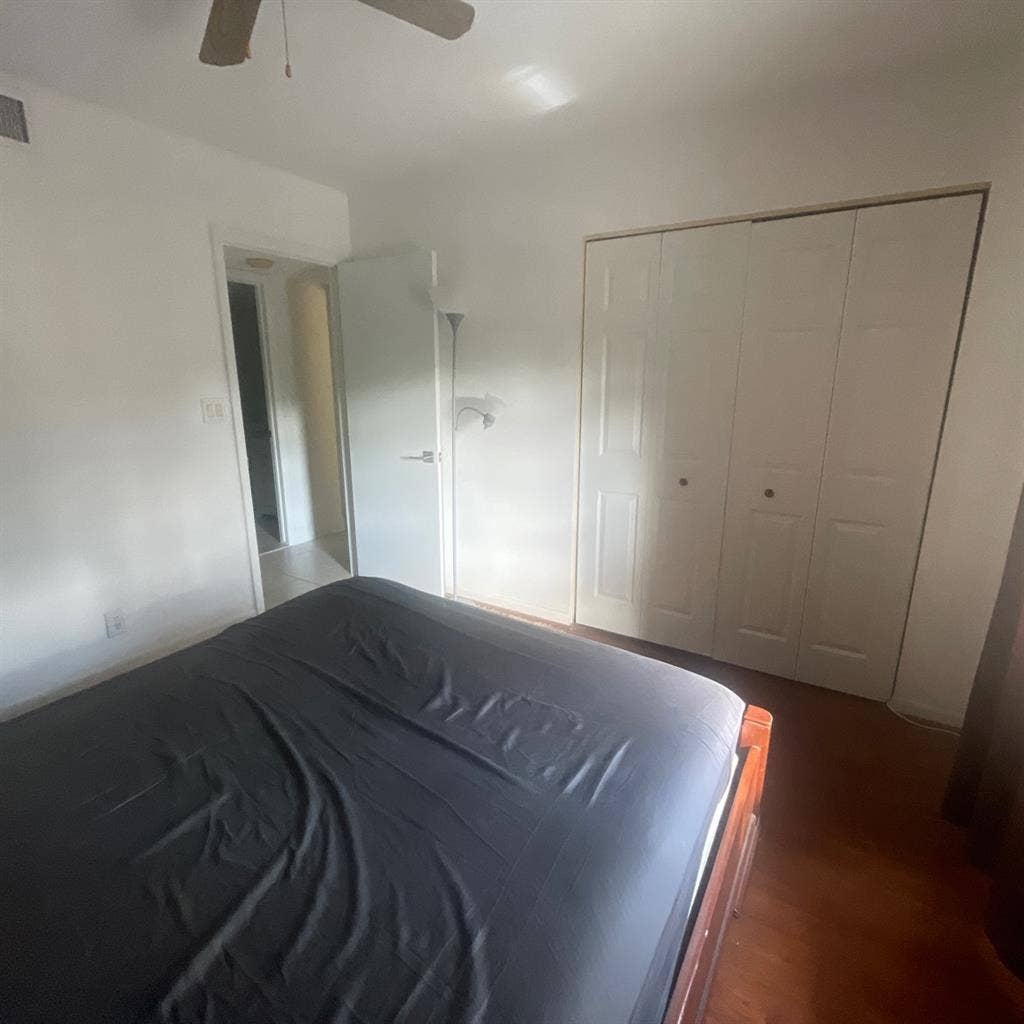 Roommate: furnished bedroom