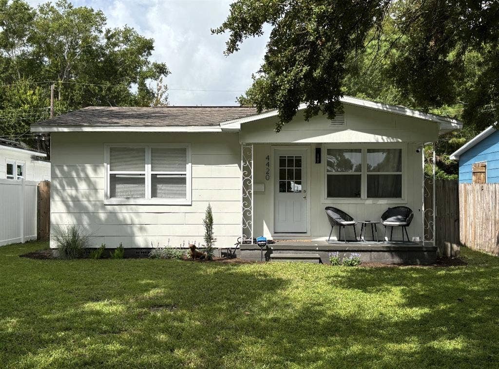 2/1 bungalow
