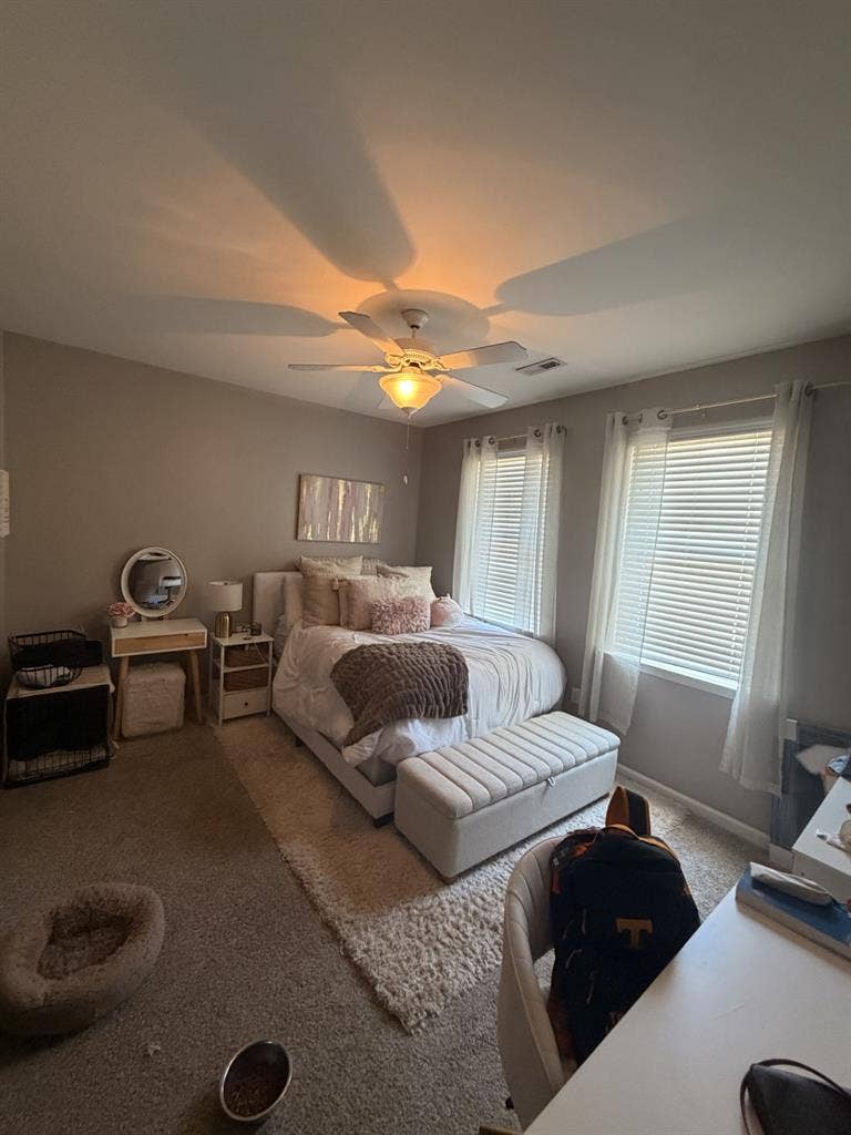 Knoxville room - 5 minutes from UTK