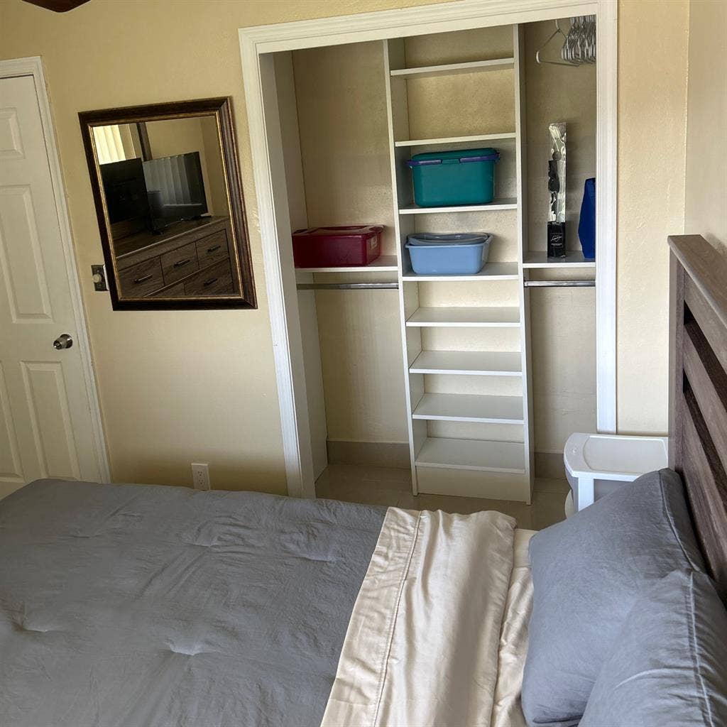 Room for rent, furnished, kitchen