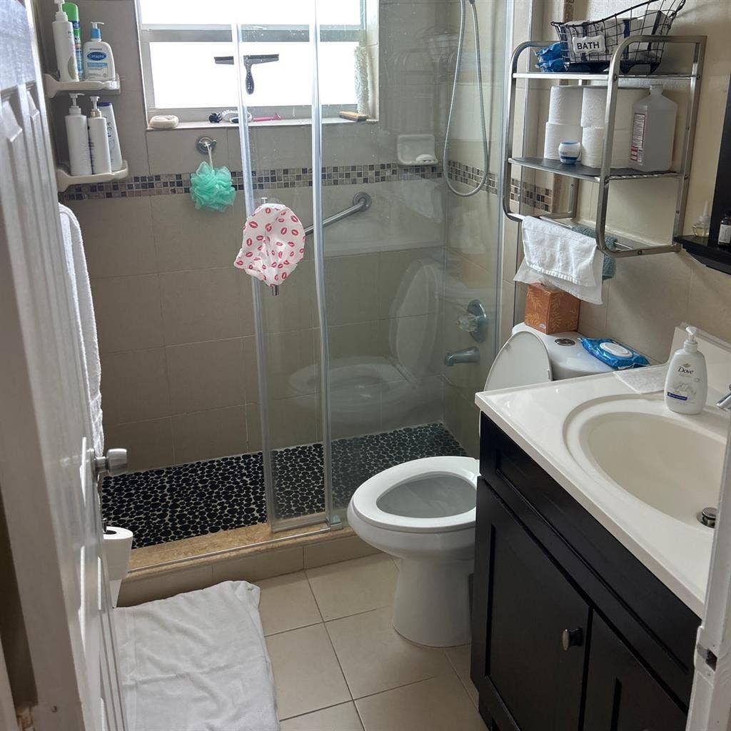 Room for rent, furnished, kitchen