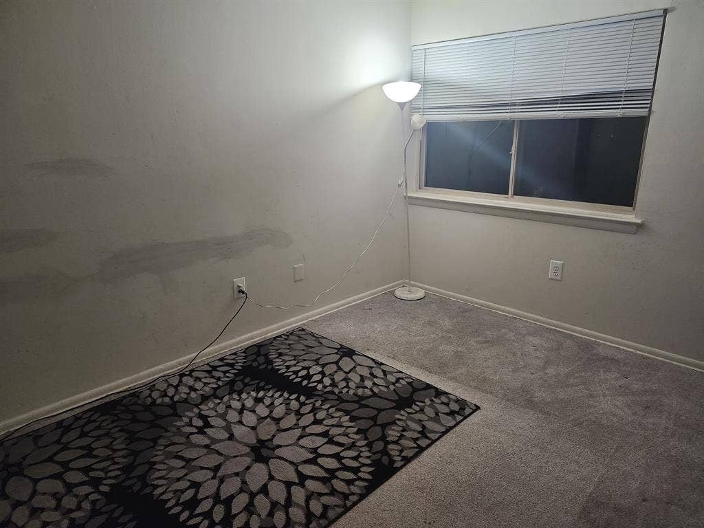 LARGE ROOM 3RD FL 2 BEDROOM APT