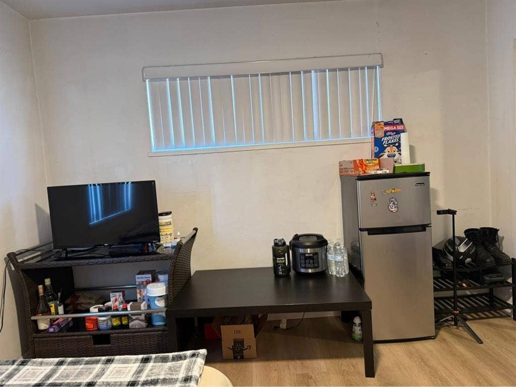 Furnished Room in College Grove