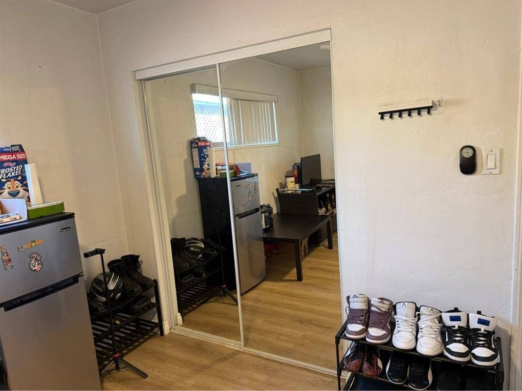 Furnished Room in College Grove