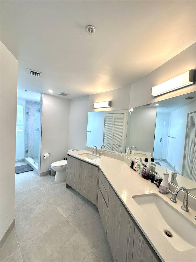 Heart of South Beach / 2000 sq unit