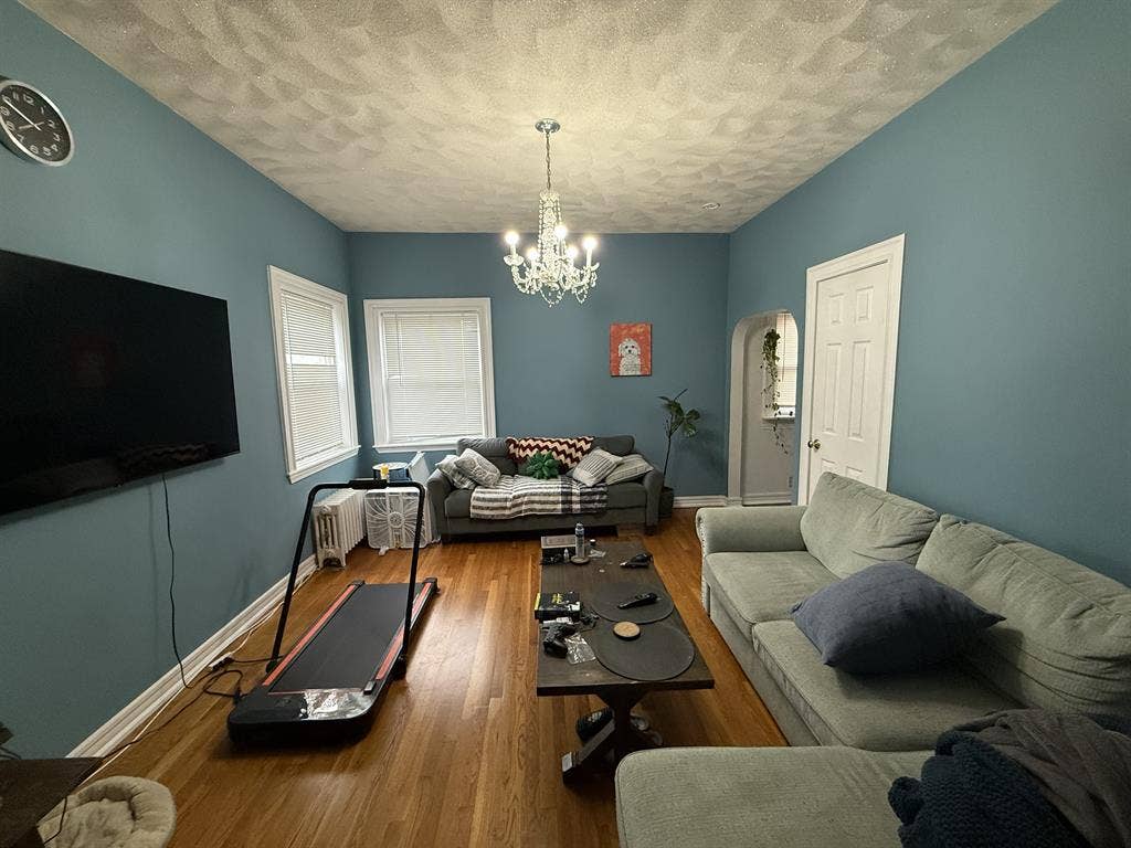 1 BR in a 3 BR apartment available