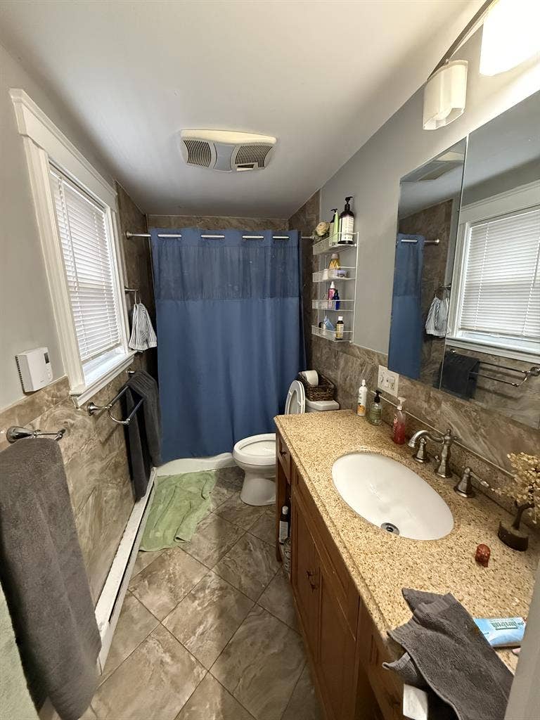 1 BR in a 3 BR apartment available