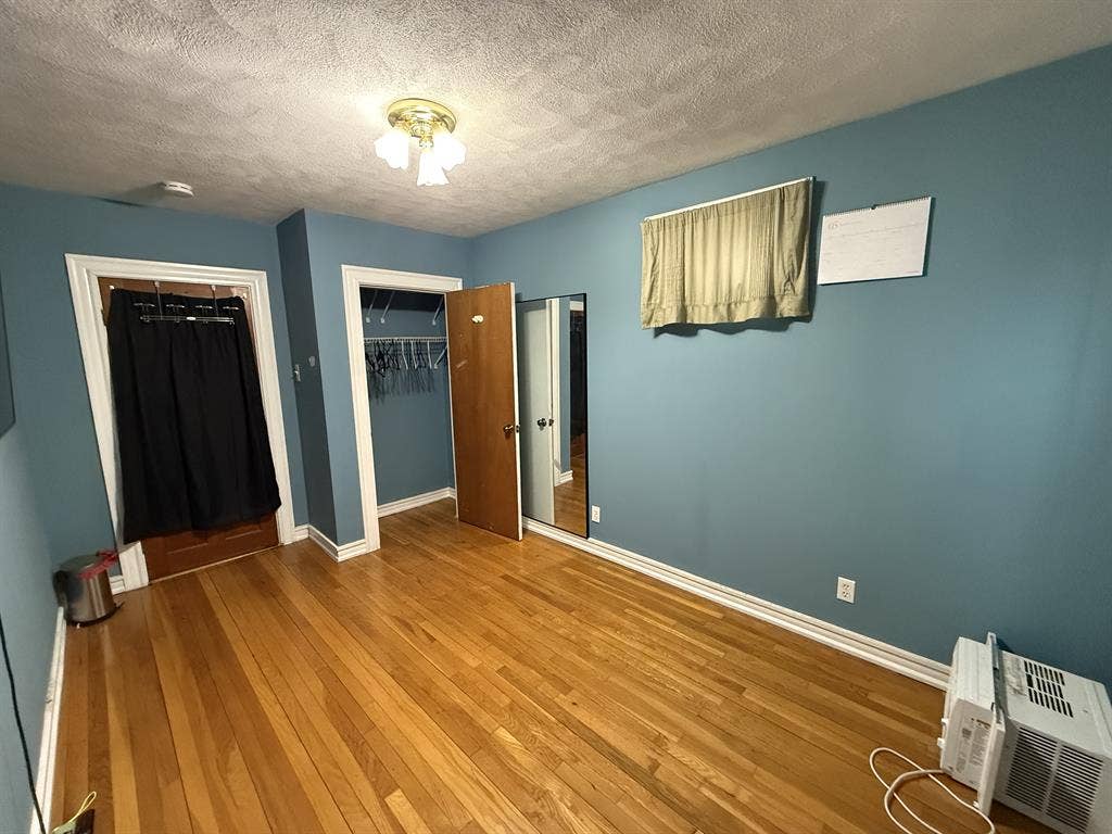 1 BR in a 3 BR apartment available