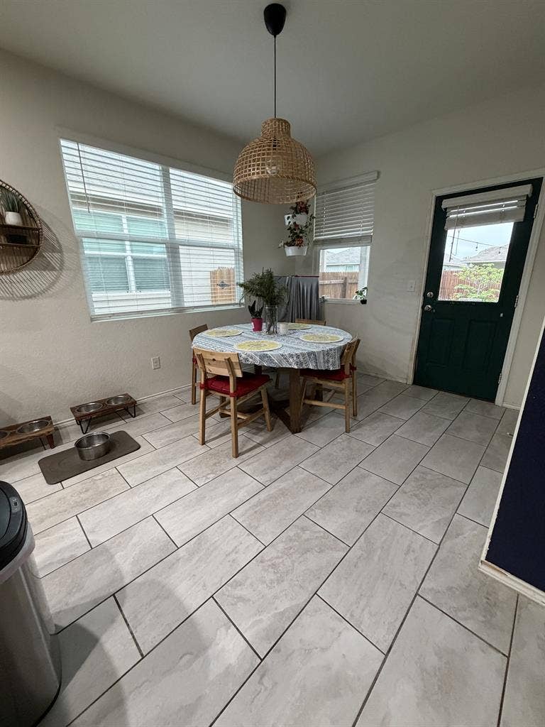 Private Room/ East Austin-6 Mo
