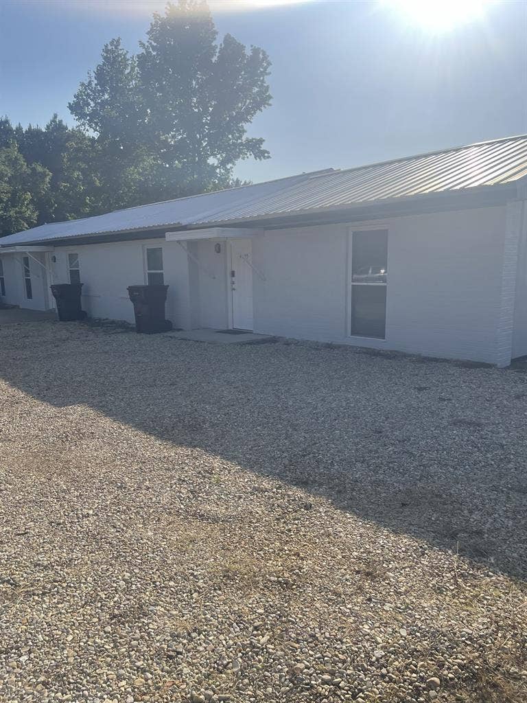 2 bedroom 1 bathroom apartment