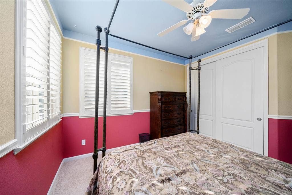 Great Furnished Room!Utilities Incl