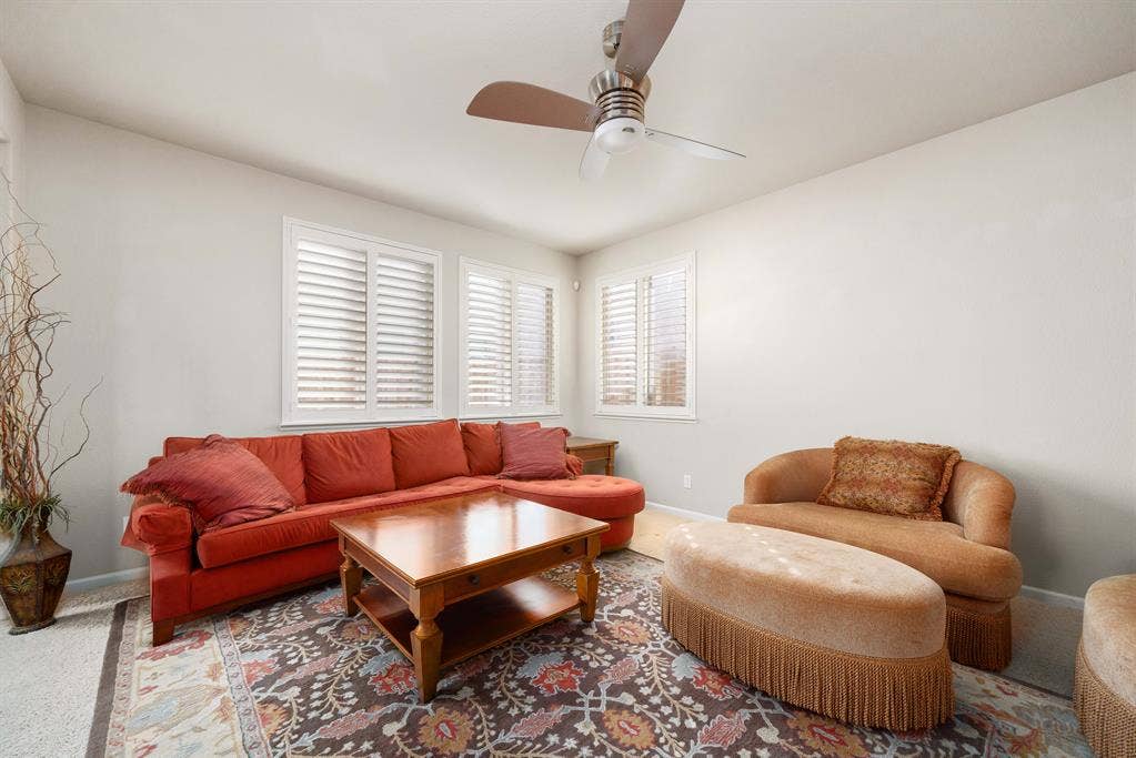 Great Furnished Room!Utilities Incl