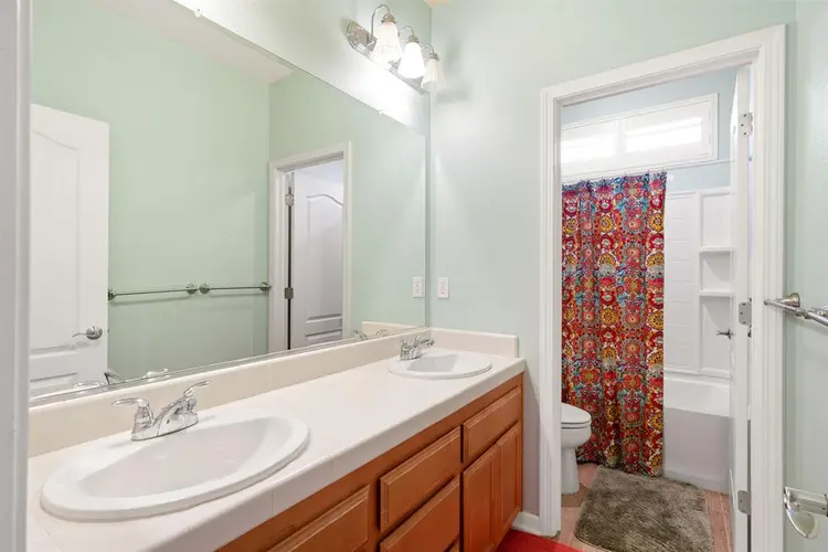 Great Furnished Room!Utilities Incl
