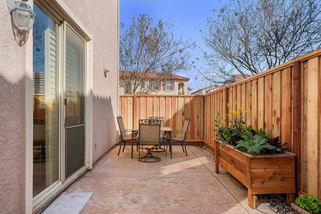 Great Furnished Room!Utilities Incl