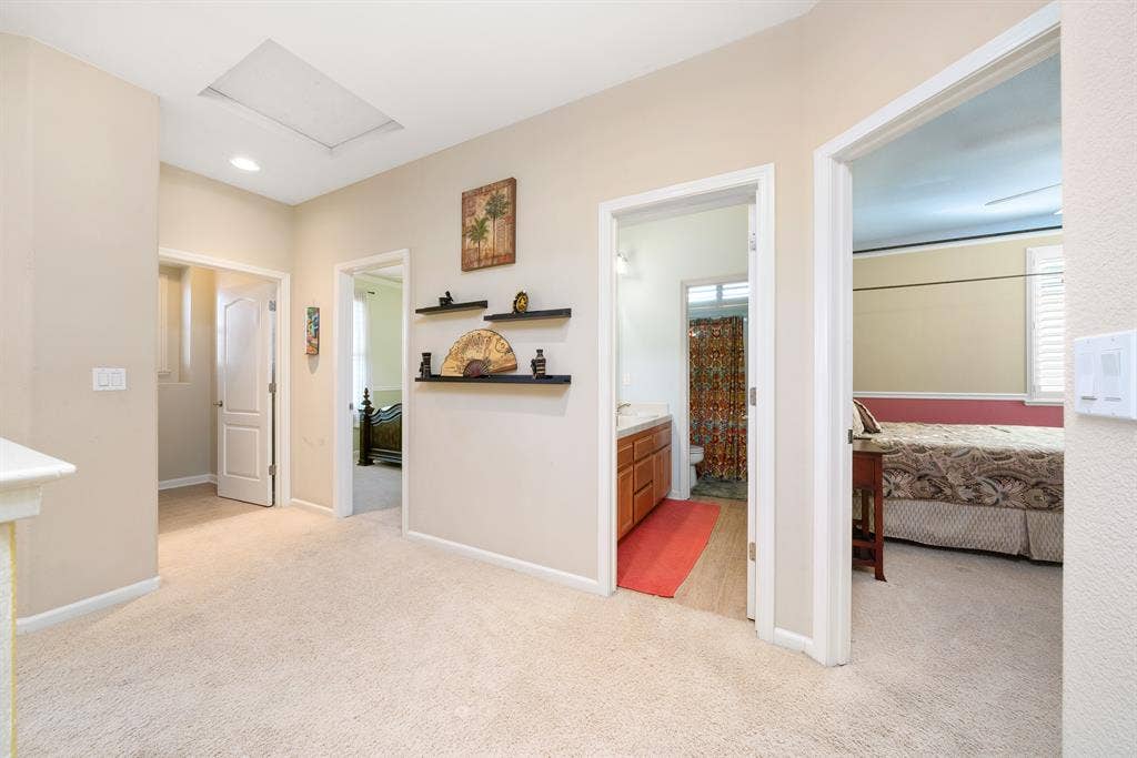 Great Furnished Room!Utilities Incl