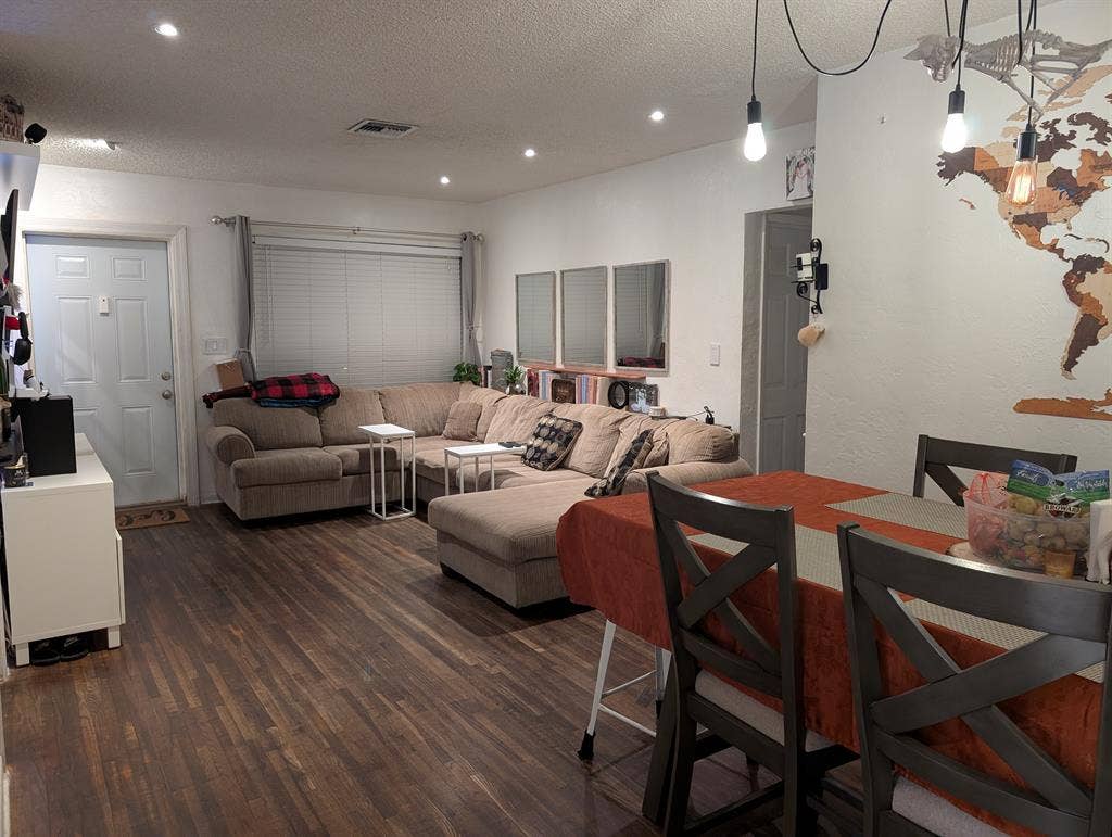 $925 Room for rent Hollywood