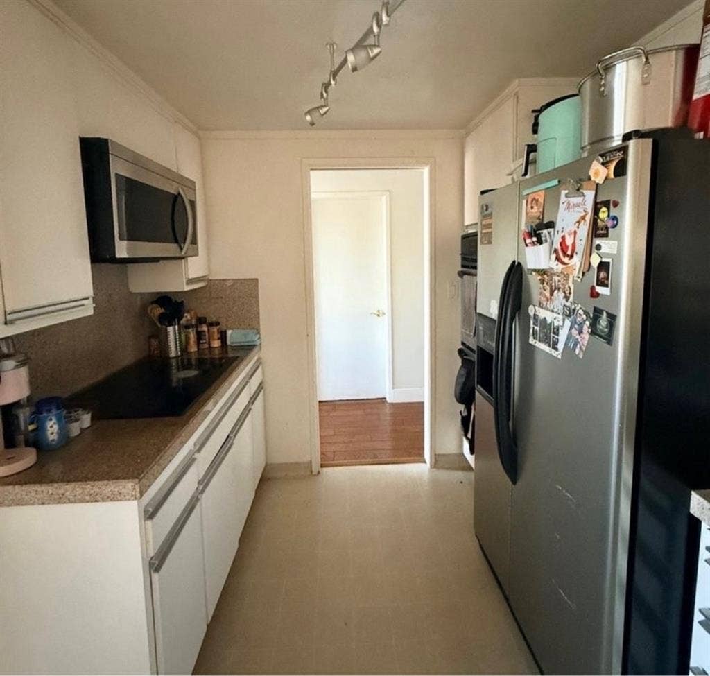 Shared Apartment CSULB students