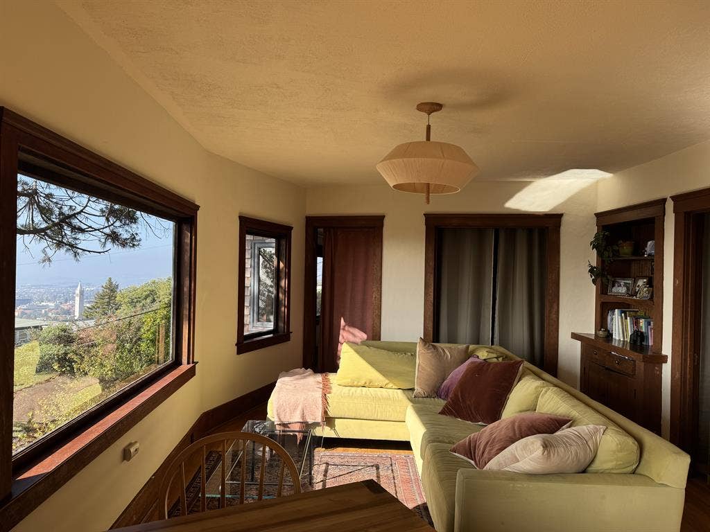 Master bedroom panoramic, quiet