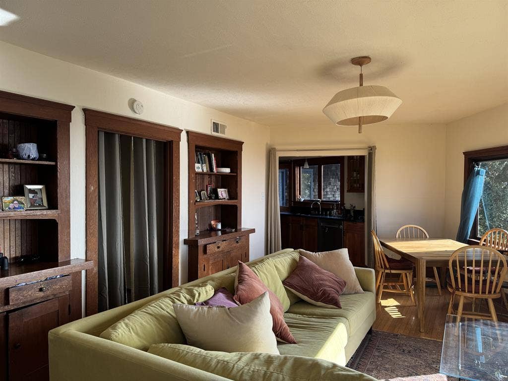 Master bedroom panoramic, quiet