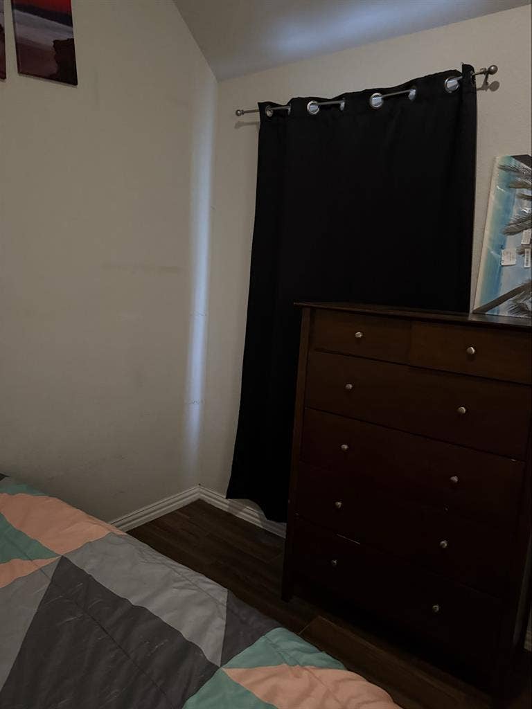 Room with bathroomm