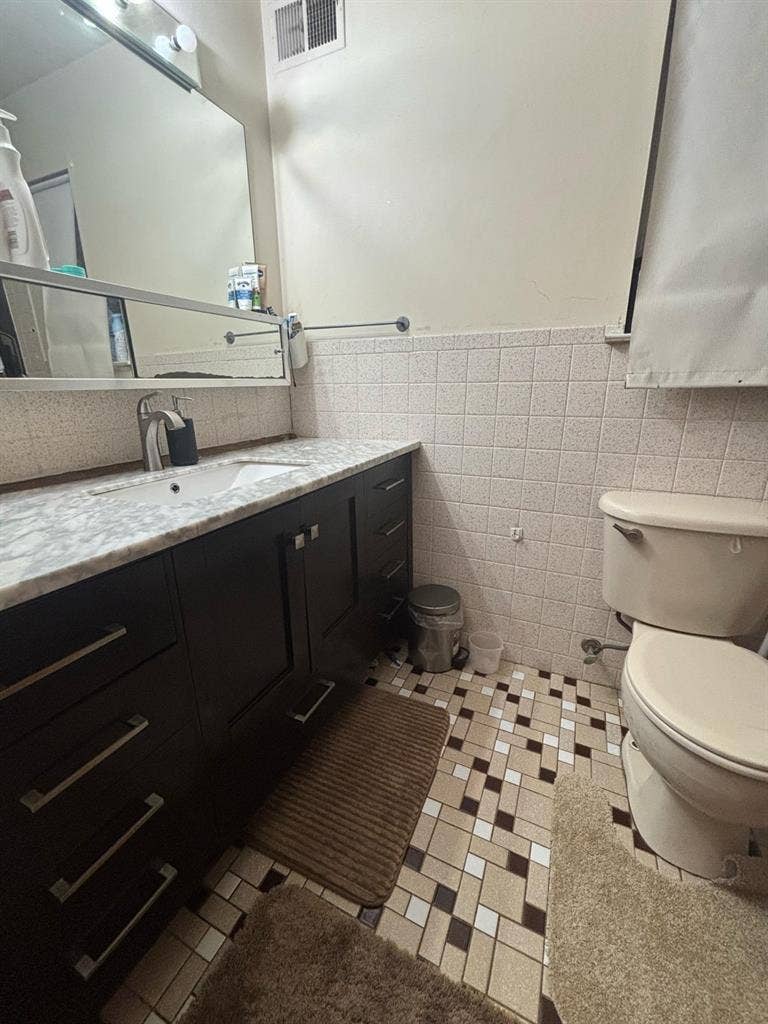 Private room in 2Bed/1Bath housee
