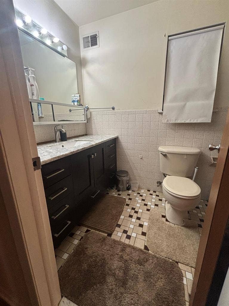 Private room in 2Bed/1Bath house.