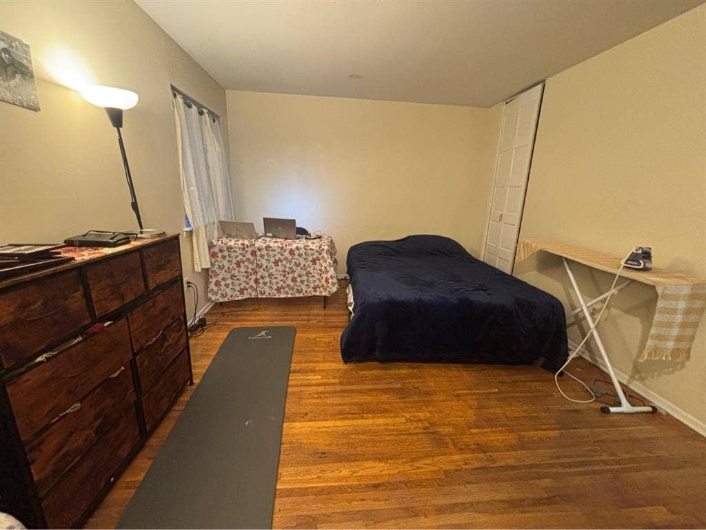 Private room in 2Bed/1Bath housee