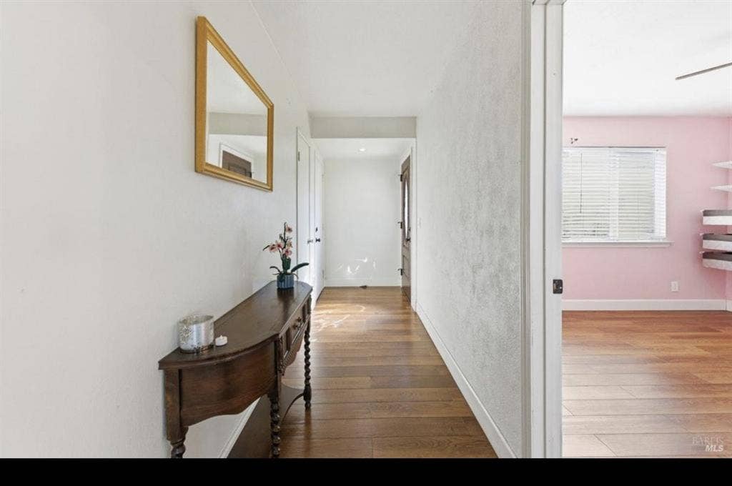 Looking for female roommate